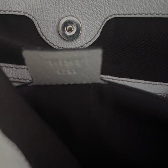 Authentic Gucci Shoulder Bag in Canvas - Picture 6 of 16